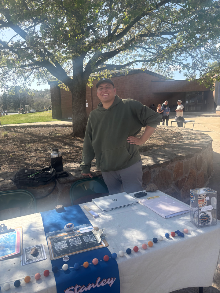 Drew Tabling at No Kings! Protest
